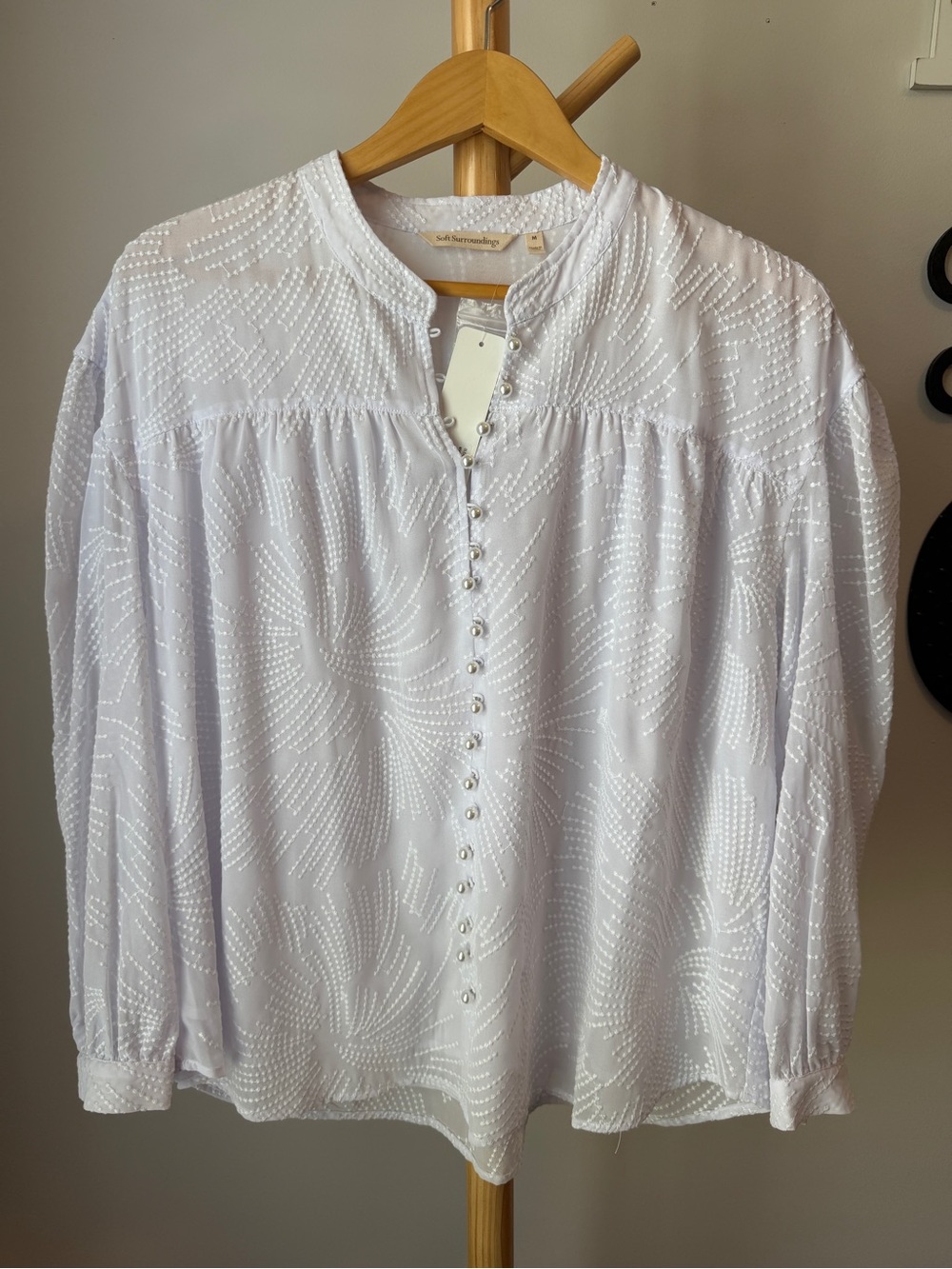 Soft Surroundings Oleada Top NEW White Embroidered Pearl Buttons Sz Medium Shirt